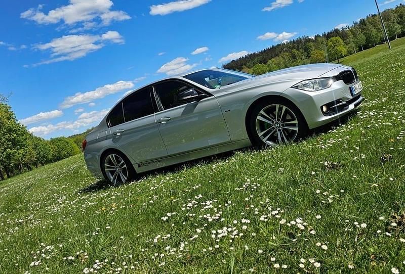 Gebraucht BMW 320 Luxury Line 184 PS (135 kW) 2012 Silber Limousine