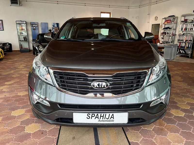 Grau Gebraucht 2013 Kia Sportage Spirit SUV | 11.999 € (Fairer Preis) - Bild 1/4