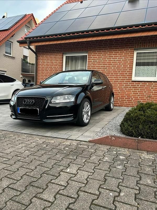 Schwarz Gebraucht 2010 Audi A3 Sportback Kleinwagen | 4.090 € (Guter Preis) - Bild 1/4