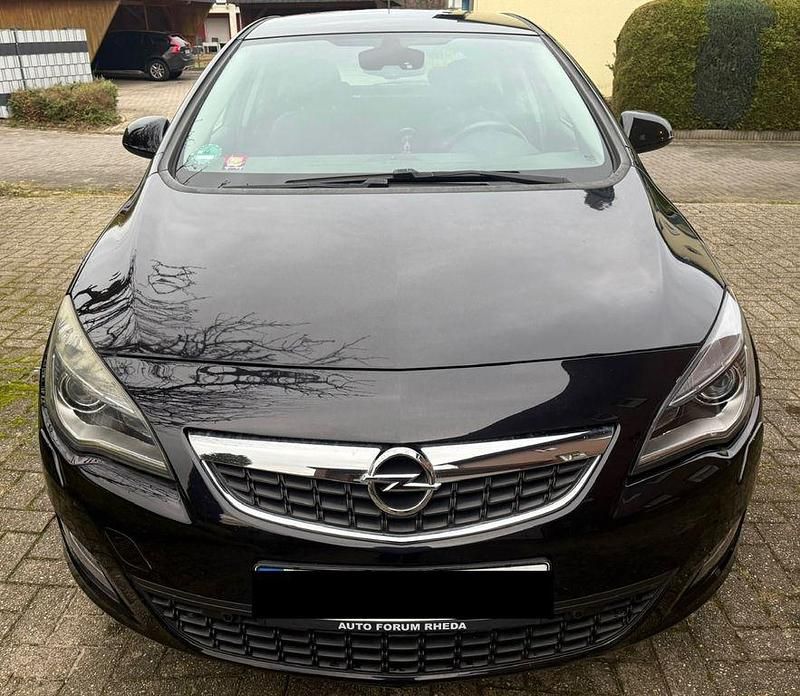 Schwarz Gebraucht 2010 Opel Astra Limousine | 4.950 € (Fairer Preis) - Bild 1/4