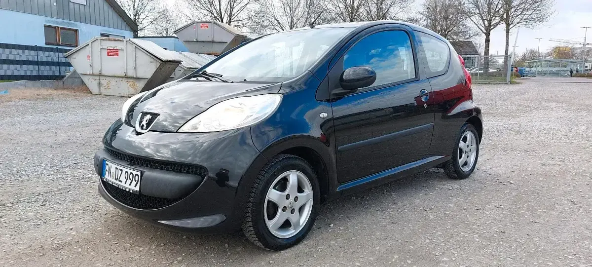 Gebraucht Peugeot 107 50 PS (36 kW) 2008 Schwarz Kleinwagen