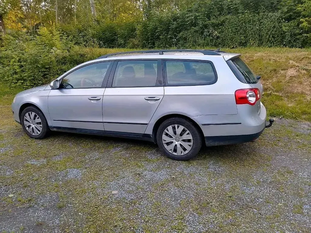 Gebraucht VW Passat Individual 140 PS (102 kW) 2007 Silber Kombi