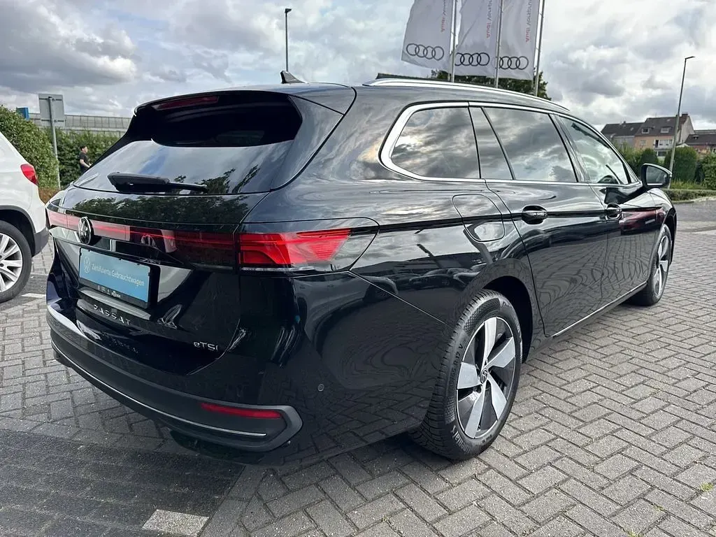 Gebraucht VW Passat Business 150 PS (110 kW) 2025 Grenadillschwarz metallic Kombi