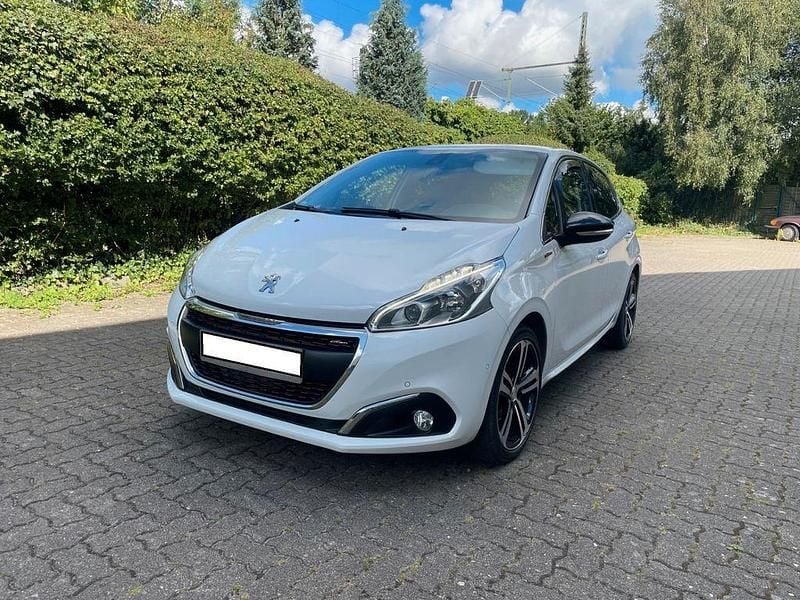 Weiß Gebraucht 2016 Peugeot 208 Allure GT-Line Kleinwagen | 13.599 € (Teuer) - Bild 1/4