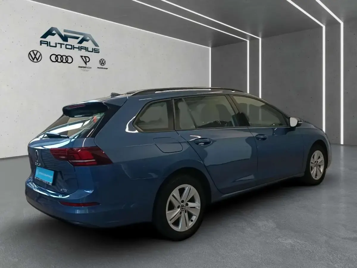 Gebraucht VW Golf VIII Life 116 PS (85 kW) 2025 Blau Limousine
