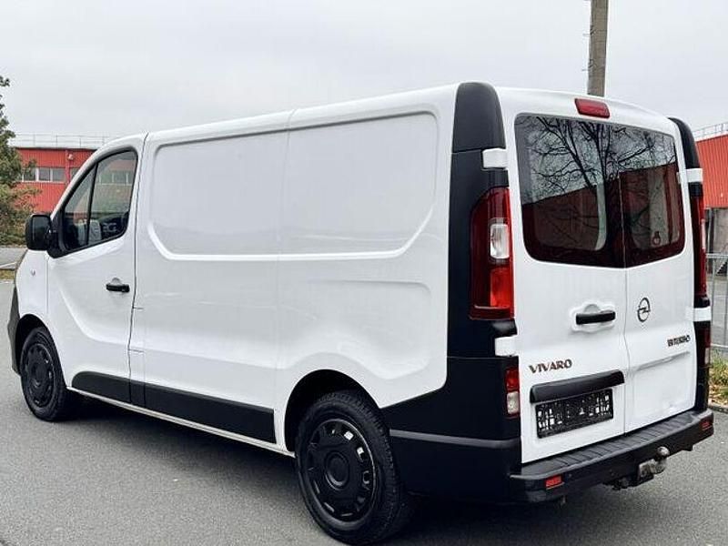Gebraucht Opel Vivaro S 145 PS (106 kW) 2017 Casabl/arctic/eisweiss/kaolin Van / Kleinbus