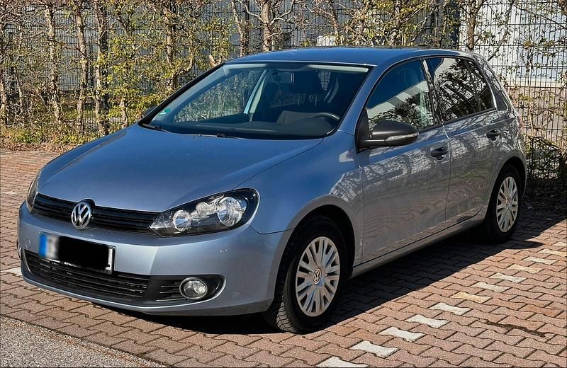 Gebraucht VW Golf VI 85 PS (62 kW) 2010 Blau Kleinwagen
