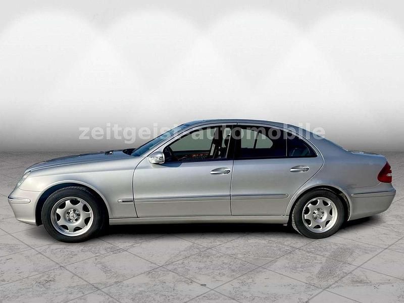 Gebraucht Mercedes E220 Avantgarde 150 PS (110 kW) 2004 Silber Kombi