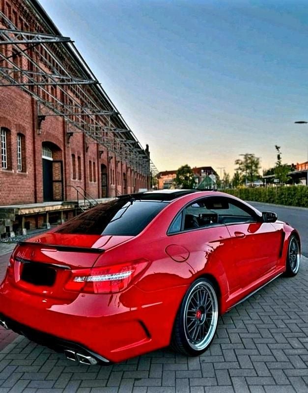 Gebraucht Mercedes E350 306 PS (225 kW) 2009 Rot Coupé