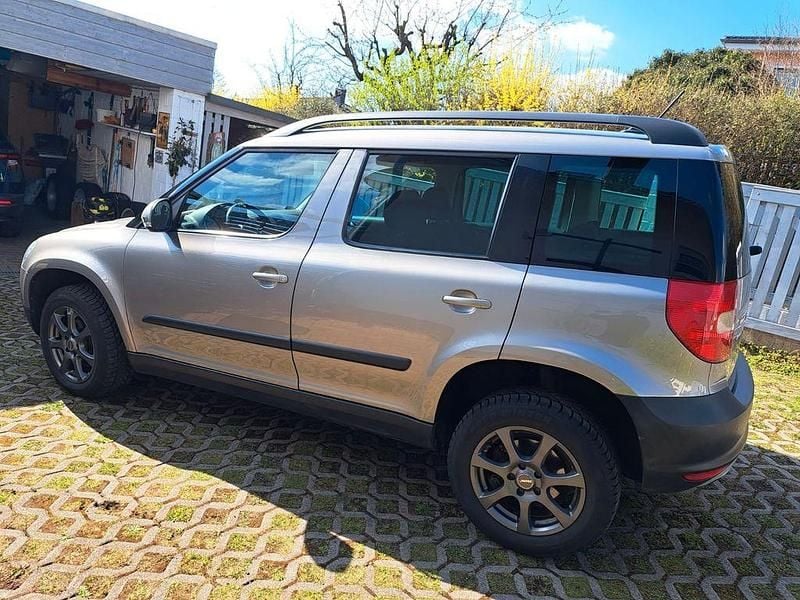 Gebraucht Skoda Yeti Ambition 140 PS (102 kW) 2012 Beige SUV