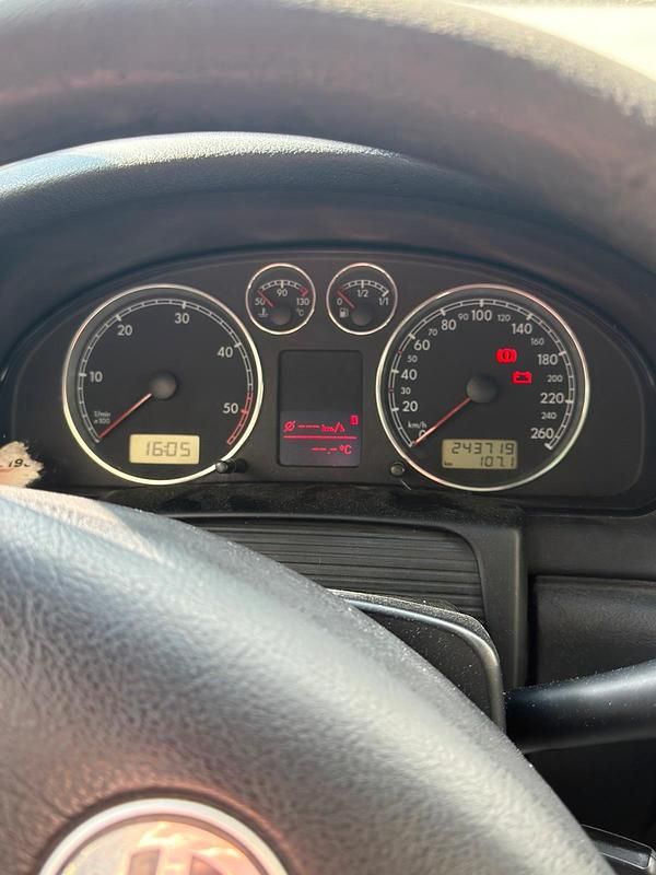 Gebraucht VW Passat 101 PS (74 kW) 2003 Schwarz Kombi