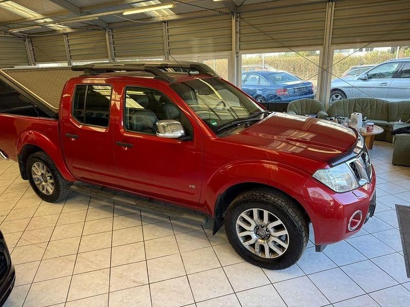 Gebraucht Nissan Navara 231 PS (169 kW) 2012 Rot Abholung
