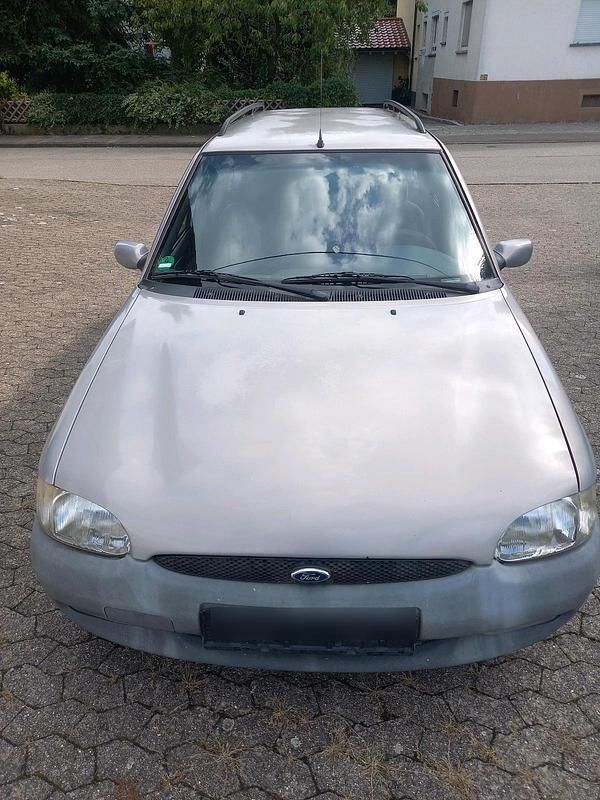 Grau Gebraucht 1998 Ford Escort Kombi | 800 € (Guter Preis) - Bild 1/4