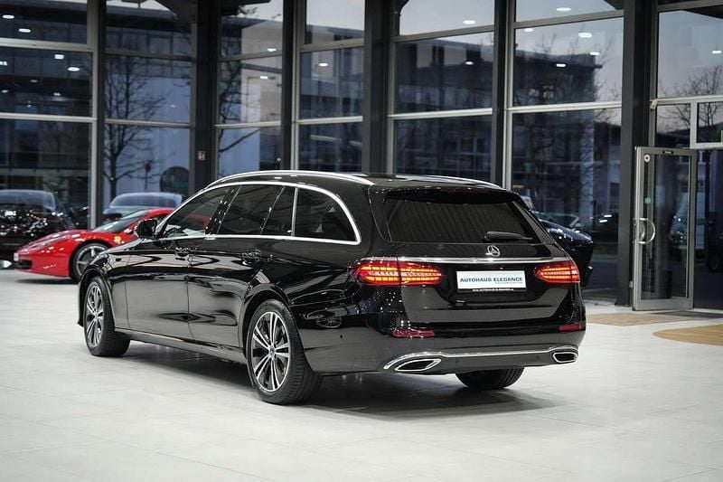 Gebraucht Mercedes E400 Avantgarde 330 PS (242 kW) 2022 Schwarz  unilack Kombi