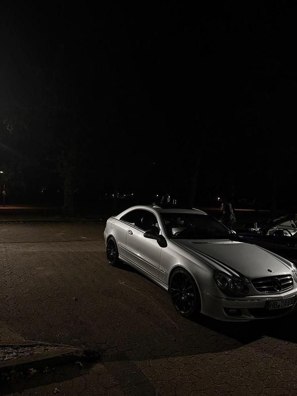 Silber Gebraucht 2007 Mercedes CLK320 Coupé | 5.500 € (Fairer Preis) - Bild 1/4