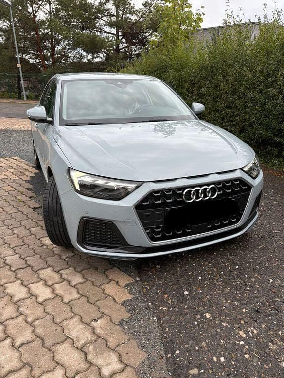 Grau Gebraucht 2021 Audi A1 Sportback Advanced Kleinwagen | 18.750 € (Fairer Preis) - Bild 1/4