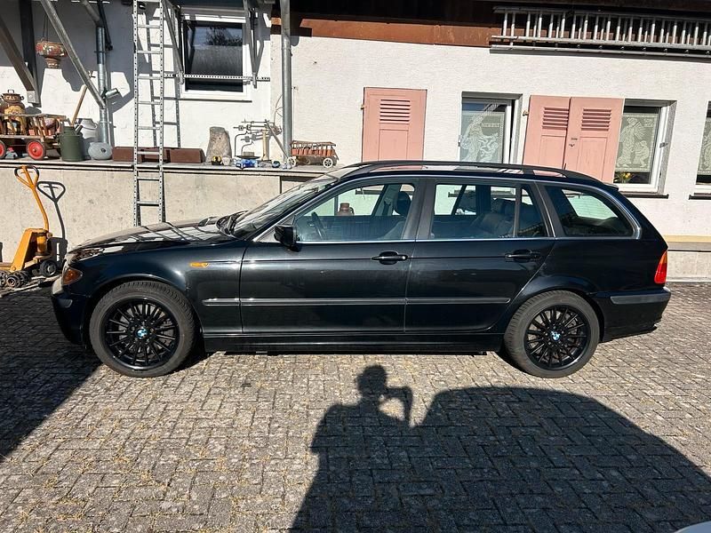 Gebraucht BMW 330 231 PS (169 kW) 2003 Schwarz Kombi