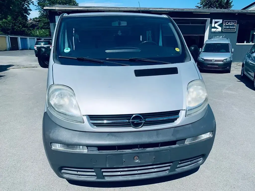 Gebraucht Opel Vivaro 101 PS (74 kW) 2005 Silber Van / Kleinbus