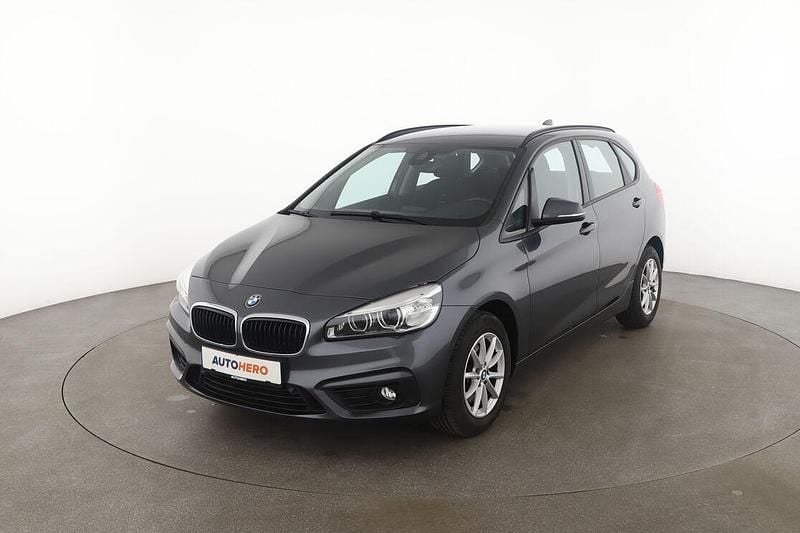 Grau Gebraucht 2017 BMW 220 Active Tourer Advantage Van / Kleinbus | 17.990 € (Fairer Preis) - Bild 1/3