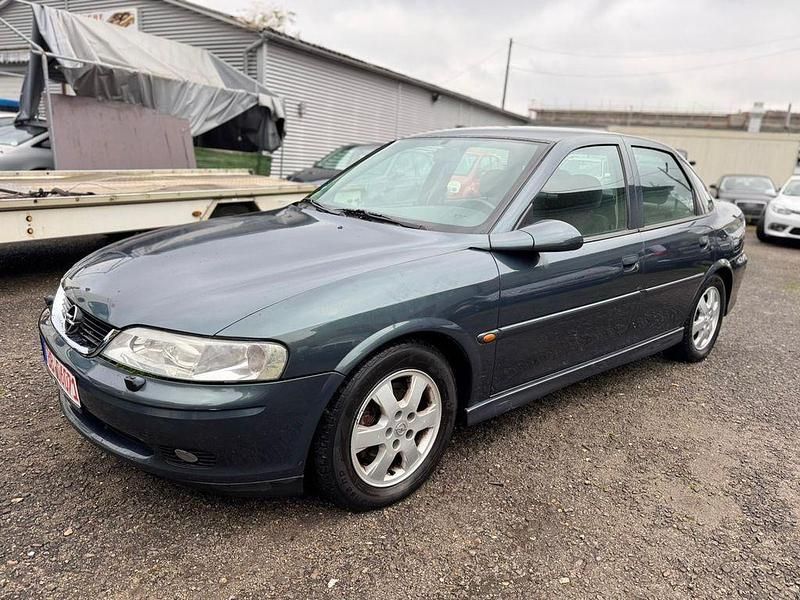 Grün Gebraucht 2002 Opel Vectra Comfort Limousine | 900 € (Guter Preis) - Bild 1/4