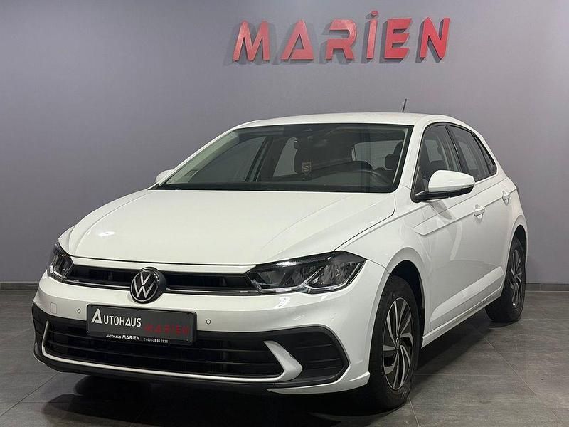 Weiß Gebraucht 2022 VW Polo Limousine | 13.649 € (Guter Preis) - Bild 1/4