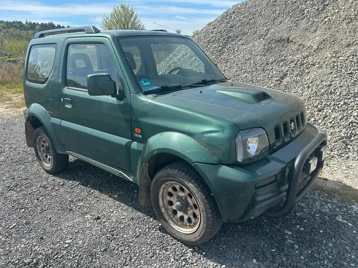 Second-hand Suzuki Jimny 86 CP (63 kW) 2010 Verde SUV