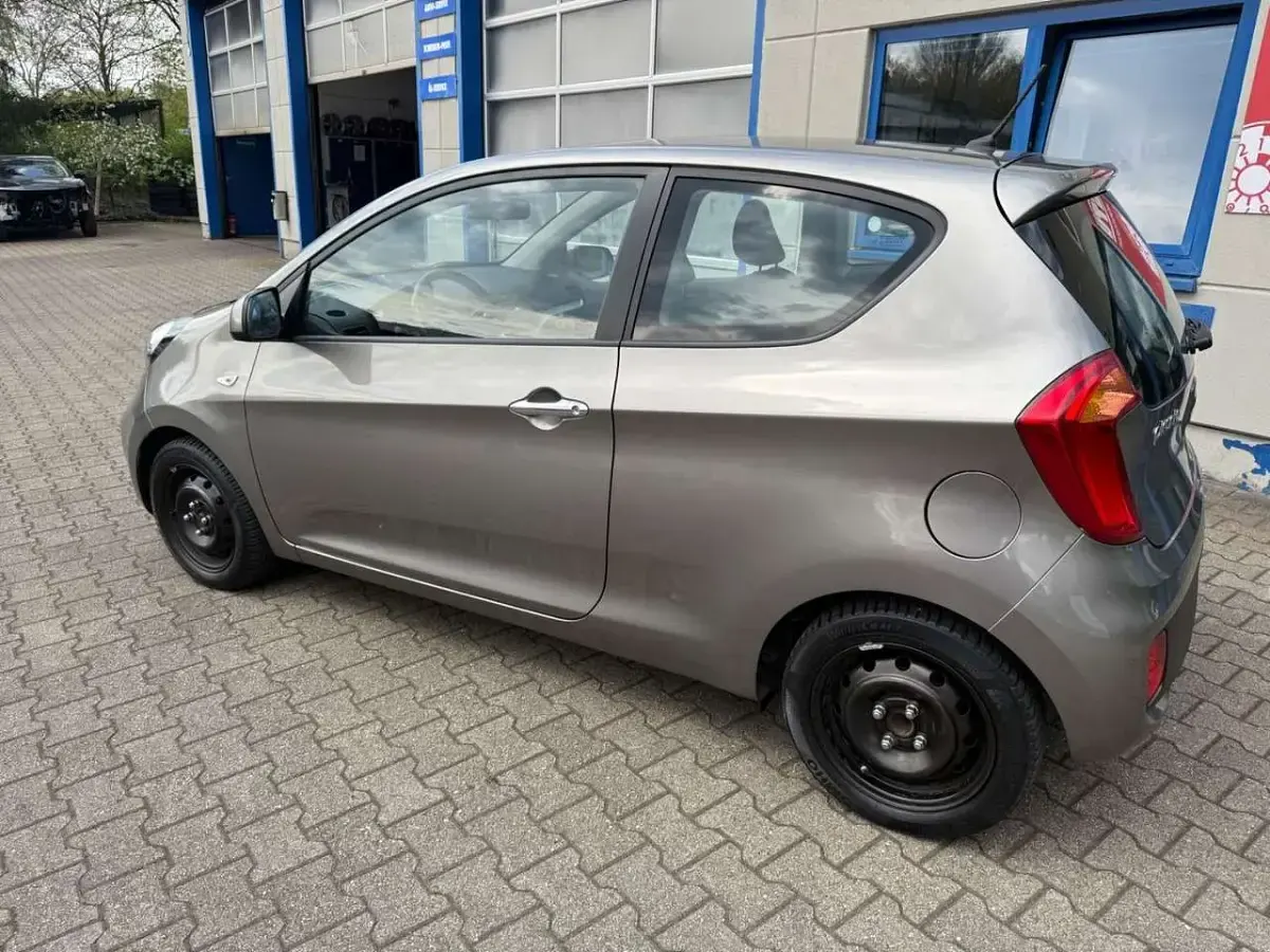 Gebraucht Kia Picanto FIFA World Cup Edition 69 PS (50 kW) 2014 Silber Kleinwagen