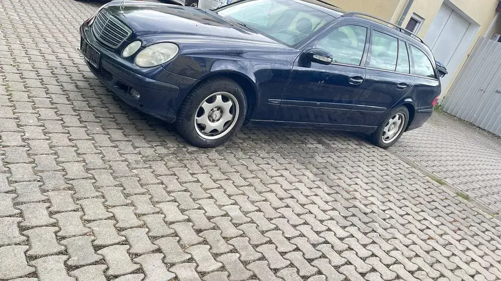 Gebraucht Mercedes E280 Classic 177 PS (130 kW) 2005 Blau Limousine