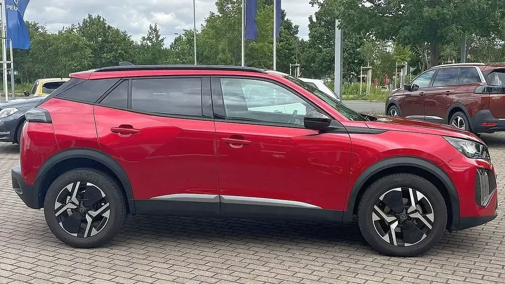 Gebraucht Peugeot 2008 Allure 101 PS (74 kW) 2024 Rot SUV