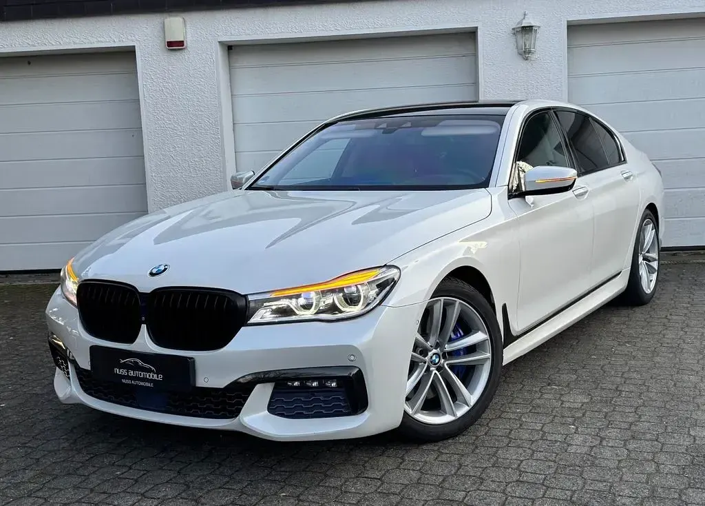 Gebraucht BMW 750 M Sport 449 PS (330 kW) 2016 Weiß Limousine