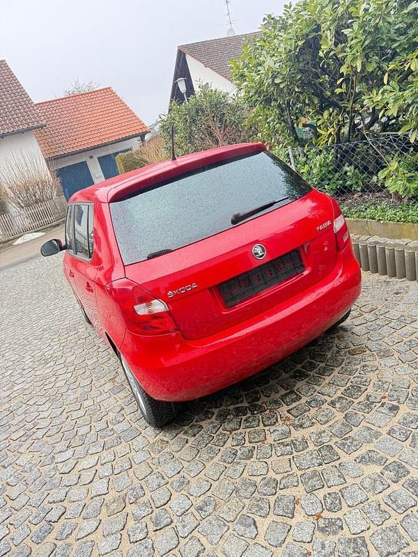 Gebraucht Skoda Fabia 105 PS (77 kW) 2014 Rot Kleinwagen
