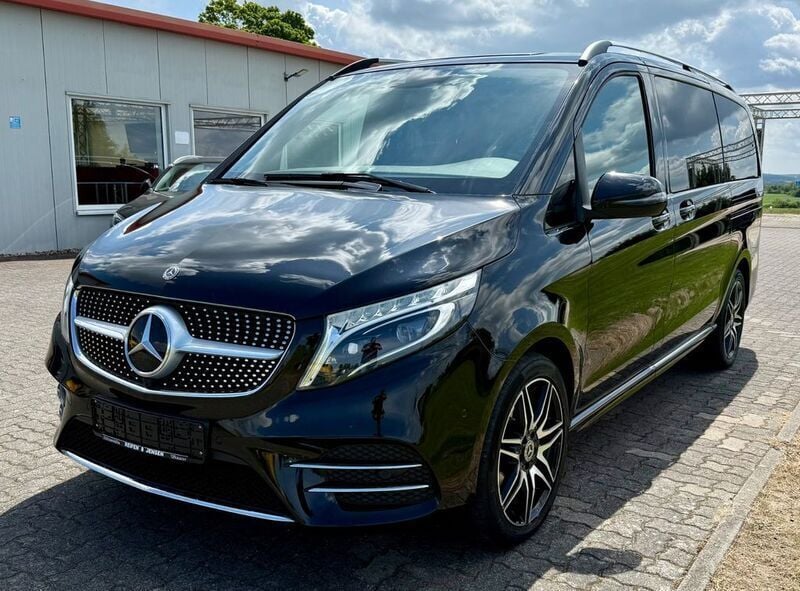 Schwarz Gebraucht 2020 Mercedes V250 AMG Van / Kleinbus | 45.990 € (Superpreis) - Bild 1/4