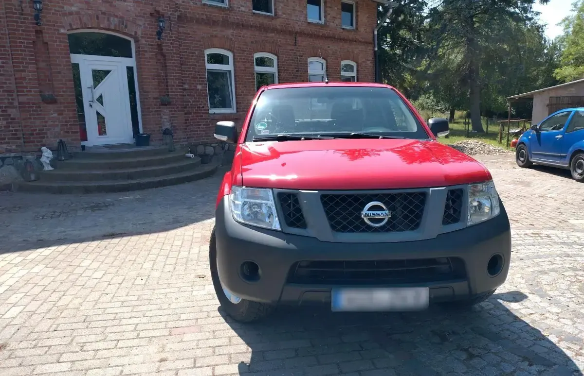Gebraucht Nissan Navara 190 PS (139 kW) 2013 Rot Pickup