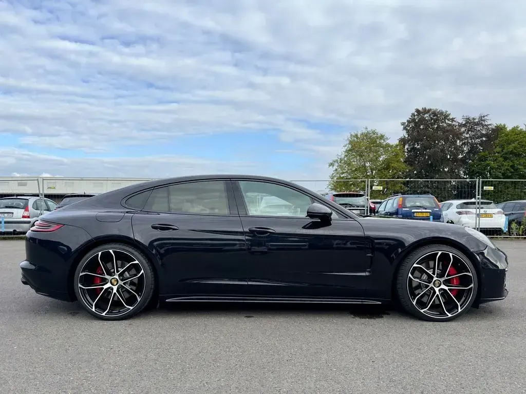 Gebraucht Porsche Panamera Turbo 549 PS (403 kW) 2017 Schwarz Kleinwagen