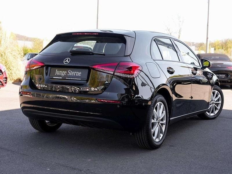 Gebraucht Mercedes A250 160 PS (117 kW) 2022 Nachtschwarz Limousine