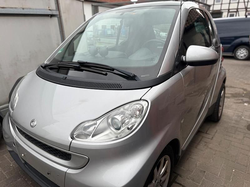 Silber Gebraucht 2010 Smart ForTwo Coupé Coupé | 3.500 € - Bild 1/4