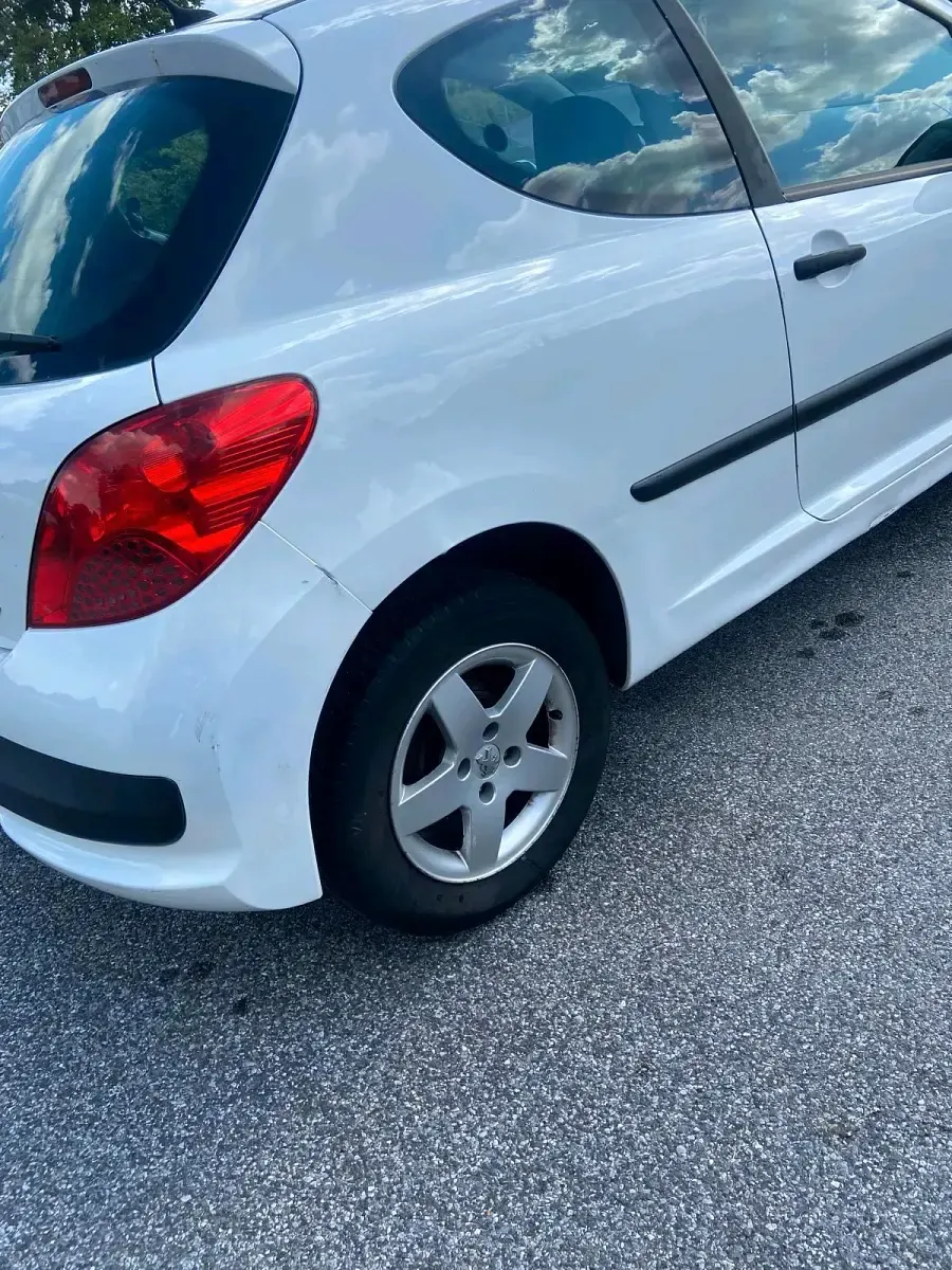 Gebraucht Peugeot 308 90 PS (66 kW) 2009 Weiß Kleinwagen