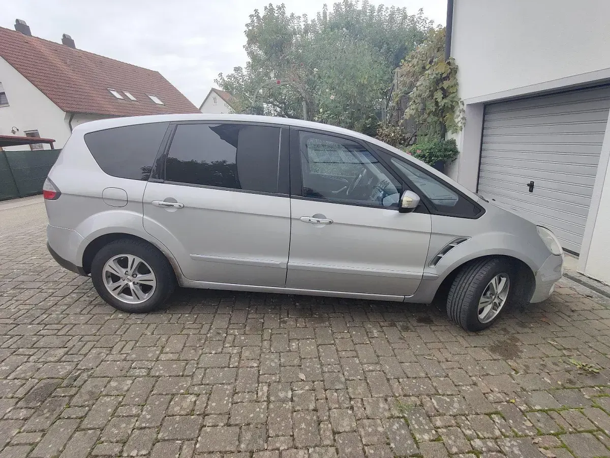 Gebraucht Ford S-MAX Titanium 140 PS (102 kW) 2008 Silber Van / Kleinbus