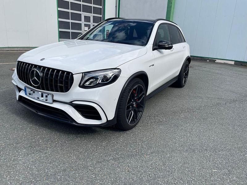 Polarweiss Gebraucht 2018 Mercedes GLC63 AMG AMG SUV | 62.990 € (Teuer) - Bild 1/4