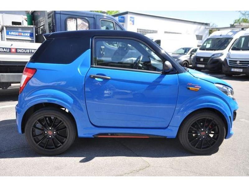 Second-hand Ligier JS50 2022 Albastru Hatchback