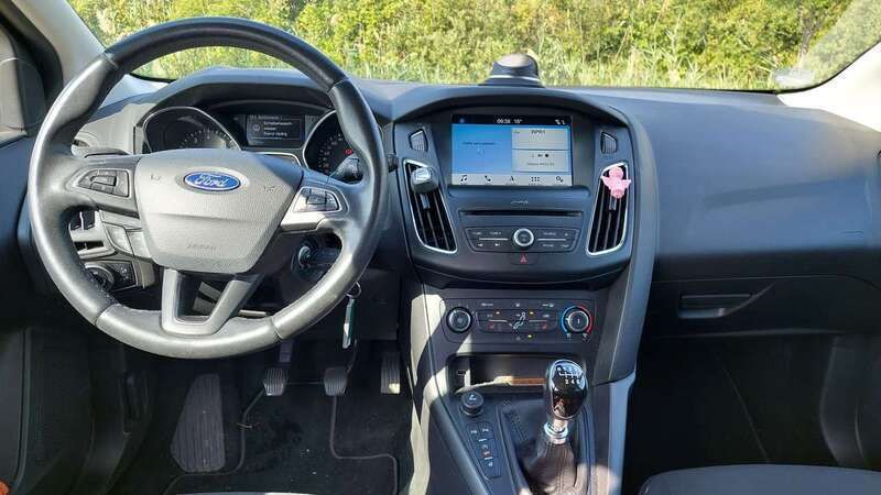 Rot Gebraucht 2018 Ford Focus Business Edition Kombi | 10.555 € (Guter Preis) - Bild 1/4