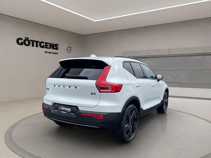Nowe Volvo XC40 Plus 163 KM (119 kW) 2026 Biały SUV