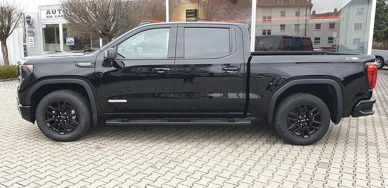 Neu GMC Sierra 360 PS (264 kW) 2025 Schwarz Pickup
