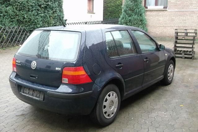 Gebraucht VW Golf IV 90 PS (66 kW) 1999 Blau metallic Kleinwagen