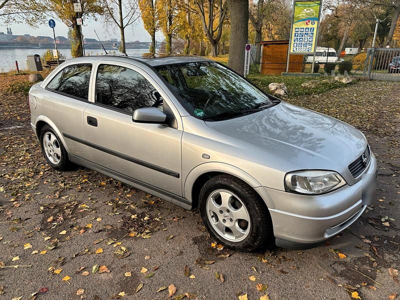 Gebraucht Opel Astra 100 PS (73 kW) 1998 Silber Coupé