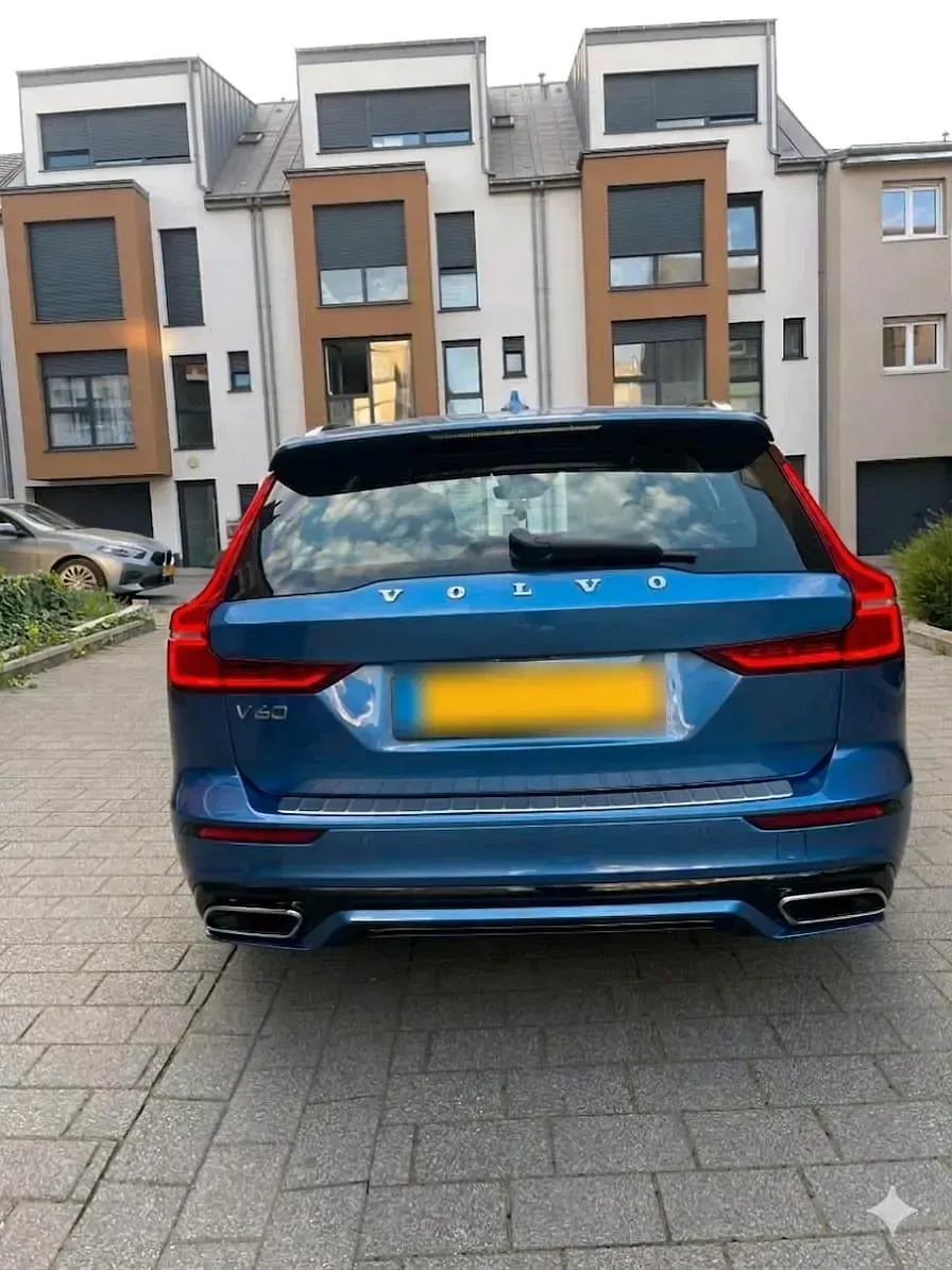 Gebraucht Volvo V60 190 PS (139 kW) 2026 Blau Kombi