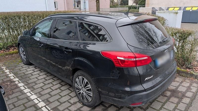 Gebraucht Ford Focus Titanium 120 PS (88 kW) 2015 Schwarz Kombi
