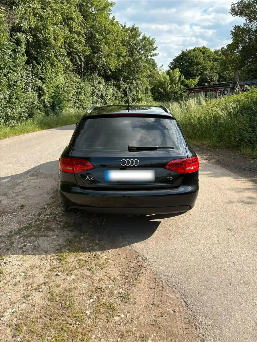 Gebraucht Audi A4 143 PS (105 kW) 2011 Schwarz Kombi