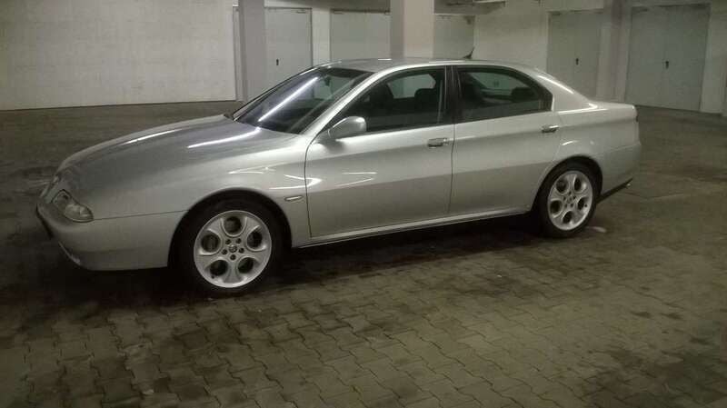 Silber Gebraucht 1999 Alfa Romeo 166 Distinctive Limousine | 9.999 € (Guter Preis) - Bild 1/4