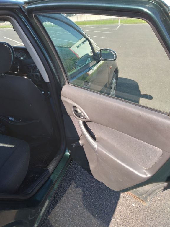 Gebraucht Ford Focus 101 PS (74 kW) 2003 Grün Limousine